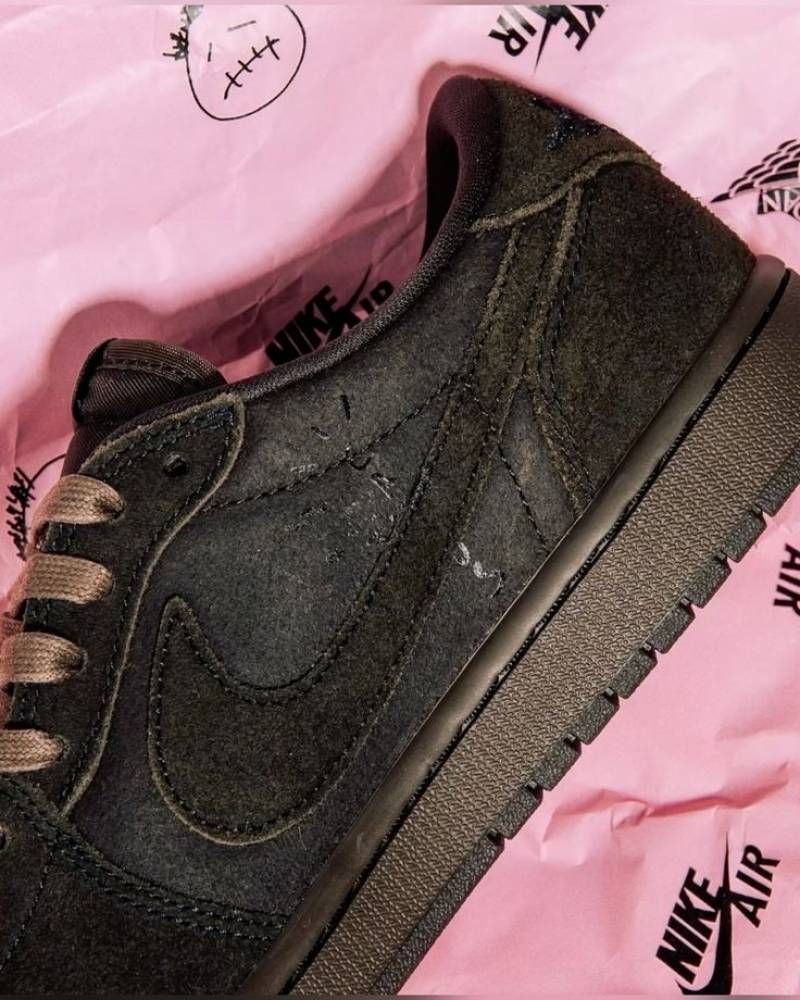 Travis Scott x Air Jordan 1 Retro Low OG SP Velvet Brown UA view 2
